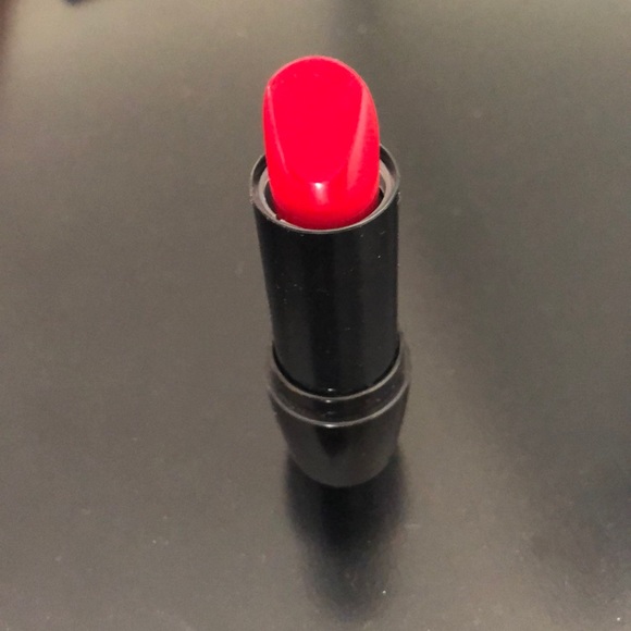 Lancôme Color Design Red Stiletto Cream Lipstick - Picture 2 of 4
